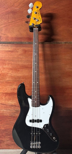 Guitare basse électrique