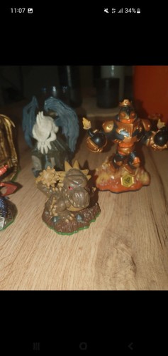 Skylanders lot figurines - 20,