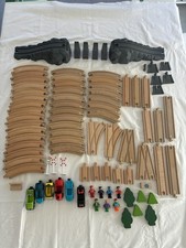 Wooden train type Brio with character and vehicle 