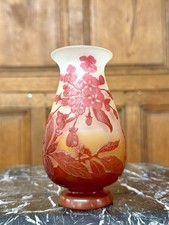 Émile Gallé - vase en verre multicouche à décor de fleurs de prunier Art Nouveau