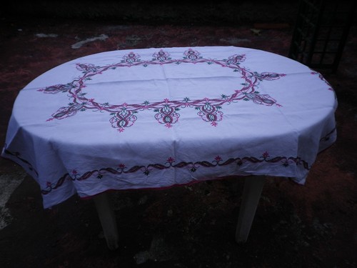 Une nappe vintage - une, lin