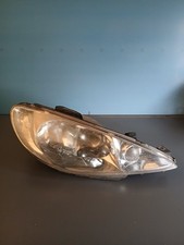 Peugeot 206 ph 2 / Phare avant Droit / 556-1121r-lhd