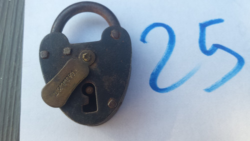 Ancien minuscule cadenas - 25/,