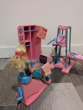 BARBIE  Salle de sport avec BARBIE et accessoires MATTEL Vintage