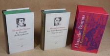 LA PLEIADE : COFFRET  DUMAS - LES TROIS MOUSQUETAIRES + VICOMTE DE BRAGELONNE
