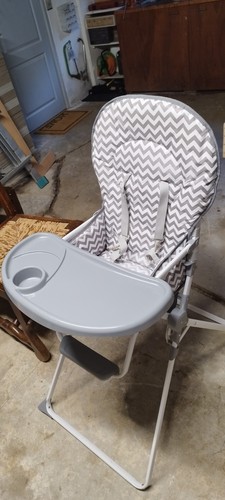 Chaise haute bébé - chaise,