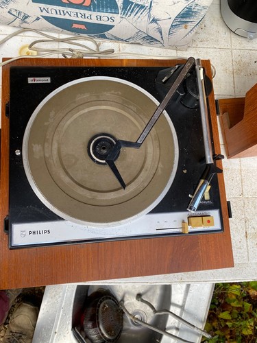 Tourne disque philips - tourne,