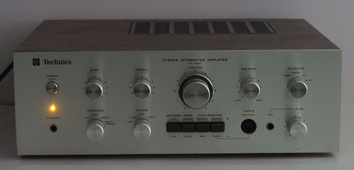 Amplificateur intégré - , "
