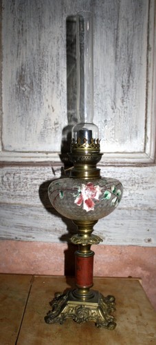 Ancienne lampe pétrole - à,