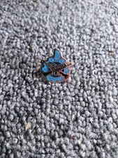 pin's armée  FAMAS APC