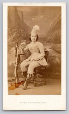 CDV 1865 Femme en costume
