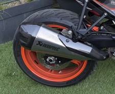 Échappement Akrapovic Duke