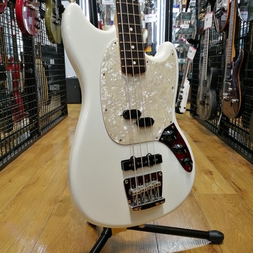 Guitare basse électrique