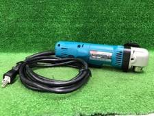 Il trapano ad angolo retto Makita DA3010F fornisce il servizio Used 