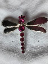 Petite broche libellule métal argenté et strass roses