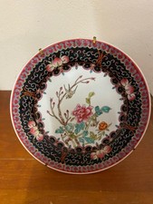 ASSIETTE CHINOISE EN PORCELAINE FINE DECOR PEINT À LA MAIN FOND NOIR ET ROSE