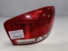 Feu arriere principal droit