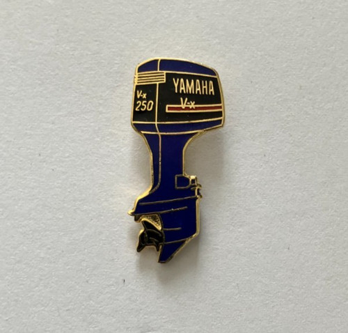 Pin moteur de bateaux - pin's,