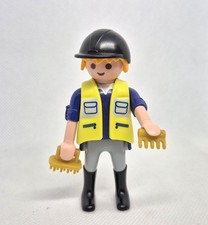 EMPLOYE CENTRE EQUESTRE JAUNE