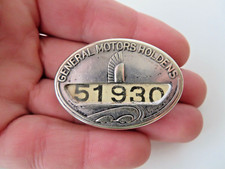 INSIGNE BADGE AUTOMOBILES GENERAL MOTORS HOLDENS  numéro Australian employé