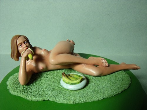 Figurine girl valentine - 1/18,