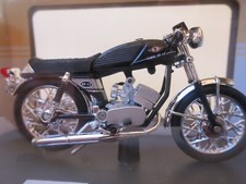 Moped Famel XF 17 50 cc Zundapp scale miniature Maisto Portugal