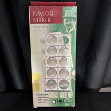 VTG Villaware Ravioli Maker 5500, makes 10 Large Raviolis 2 1/2”sq Kitchen VGC
