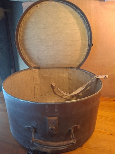 Boite chapeau ancienne - a,
