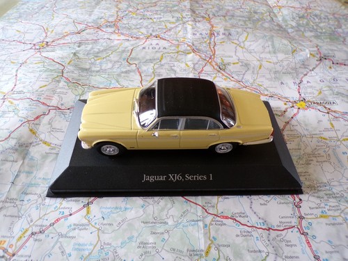 Jaguar xj6 series - ixo, pour