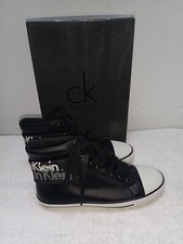 baskets Calvin Klein. Taille