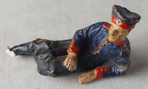 Ancien soldat couché en - couché,,