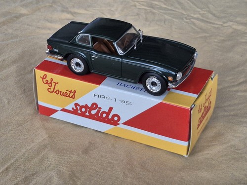 Voiture miniature triumph tr6 - miniature,