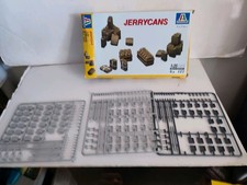 REMAINS OF 2 MODEL ITALERI JERRYCANS / JERRICANE 2 MODEL 1/35