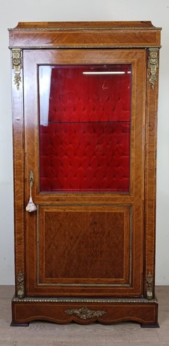 Bibliothèque vitrine de - -,