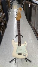 Guitare électrique FENDER
