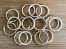 Lot de 16 anneaux anciens en os diam. intérieur 17,5 mm pour rideaux brise-bise