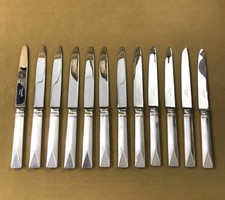 12 couteaux à entremet