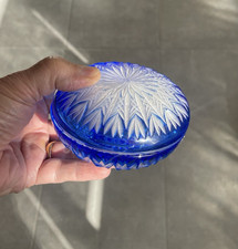 Jolie bonbonnière en cristal