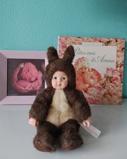 Poupée et L.ivre album Anne