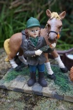 NA0834  FIGURINE  STATUETTE