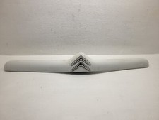 Cache lumière de plaque