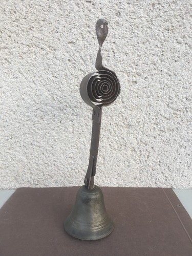 Ancienne cloche clochette - /,
