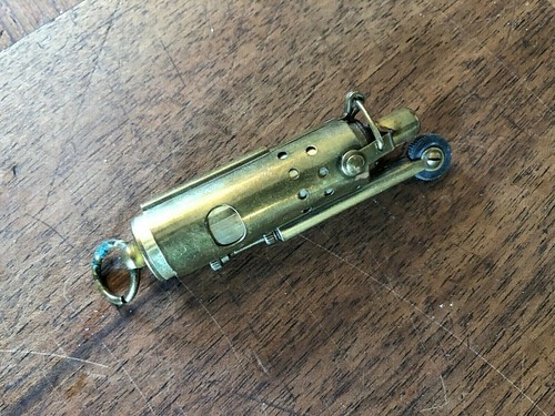 Rare ancien briquet a - rare,