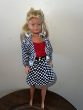 SKIPPER Barbie ,  trés  jolie