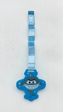 attache-tétine requin bleu ruban satin