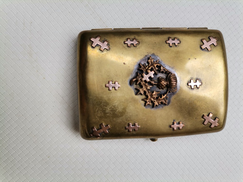 Porte cigarettes poilu - porte,