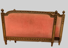 Lit de style Louis XVI en
