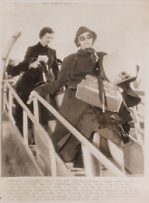 HOLLYWOOD BEAUTY GRETA GARBO PARIS AIRPORT STUNNING PORTRAIT 1950s Photo C42