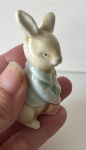 Figurine petit sujet vitrine - petit,