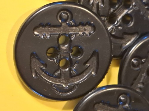 Lot boutons plastiques - 6,